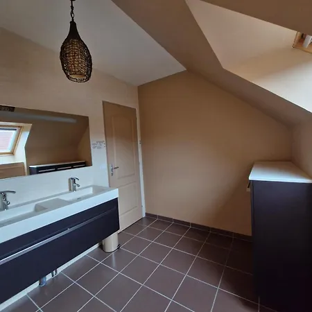 Couette-café Proche Circuit 24h Moncé-en-Belin